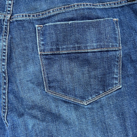 Old navy bootcut jeans, size 18, EUC - Picture 4 of 7